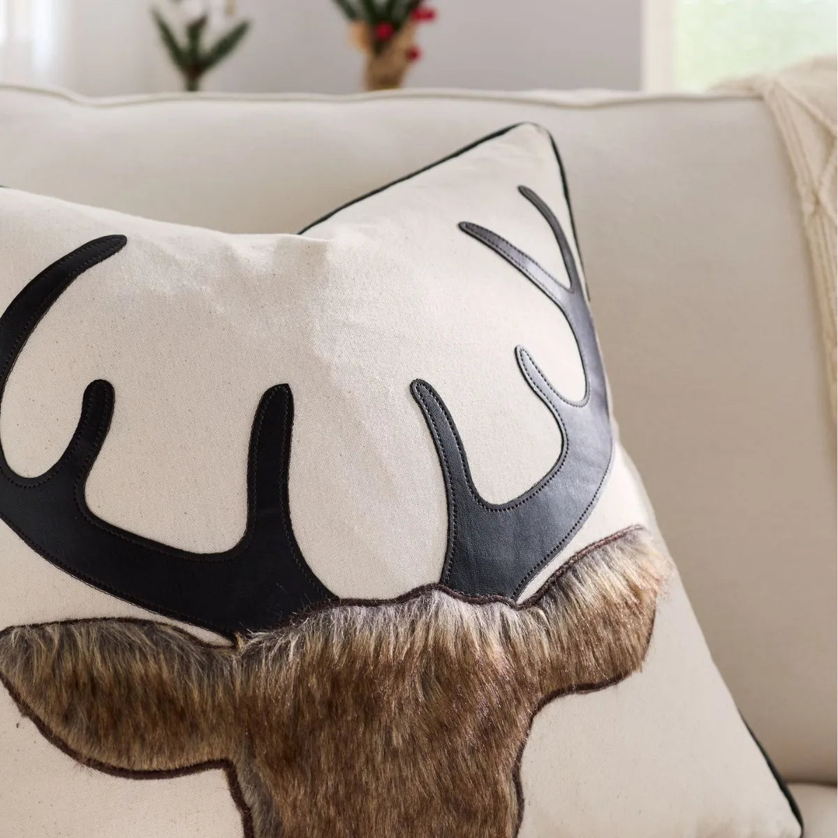 Reindeer Tufted Cushion Cover – Rustic Holiday Charm