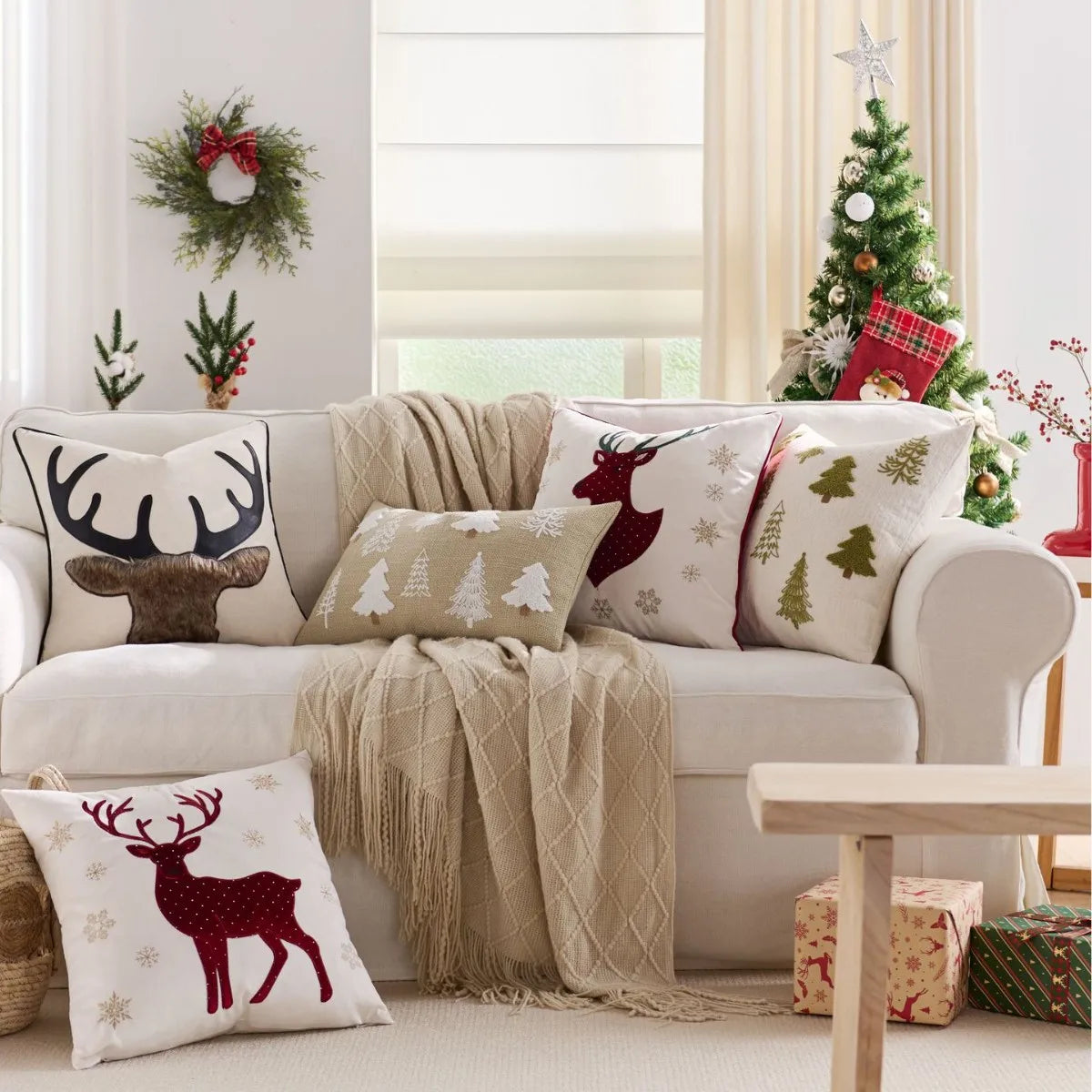 Reindeer Tufted Cushion Cover – Rustic Holiday Charm
