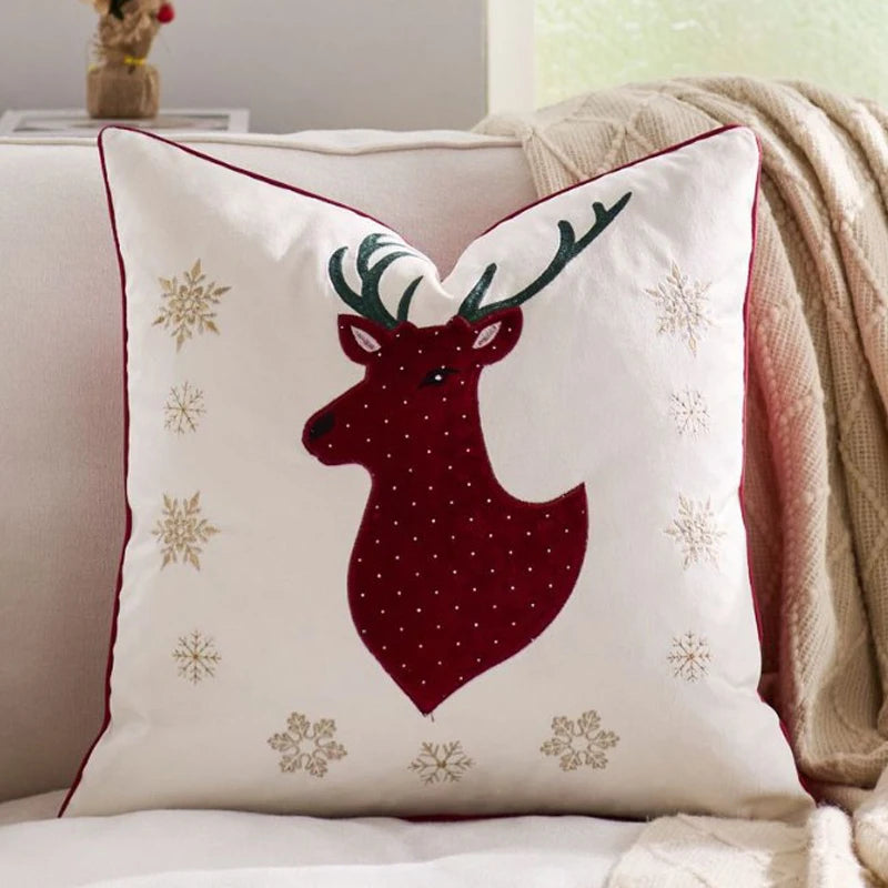 Reindeer Tufted Cushion Cover – Rustic Holiday Charm